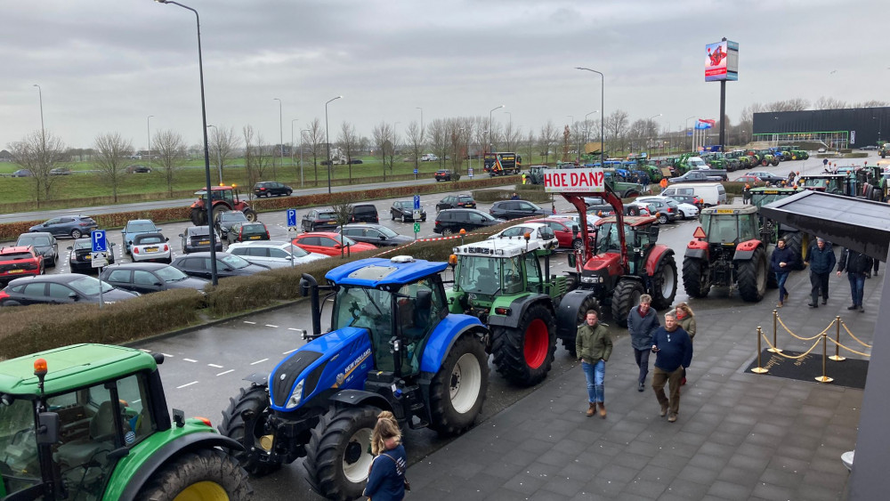Boerenprotest bij Van der Valk-hotel
