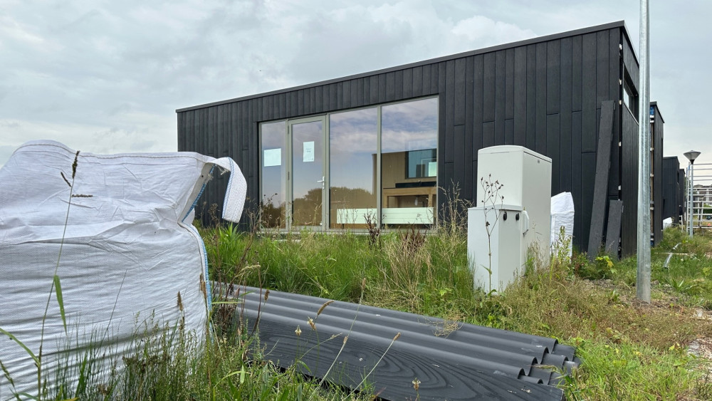 De tiny house van Dyon staat al zeker een jaar leeg