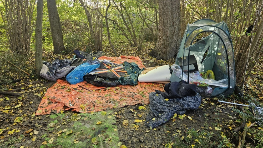 Van de tenten is na de vernielingen niets meer over Patricia Hoorn daklozen